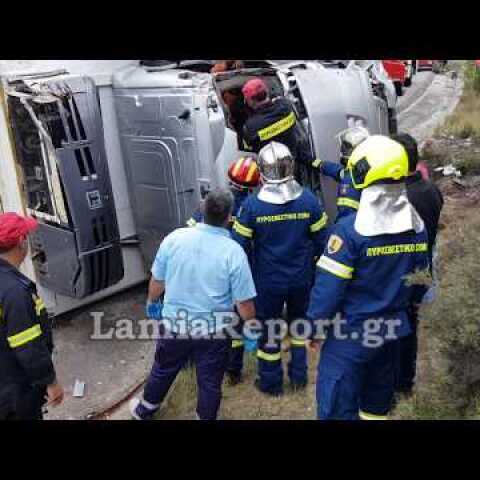 LamiaReport.gr: Εκτροπή νταλίκας στο Δομοκό