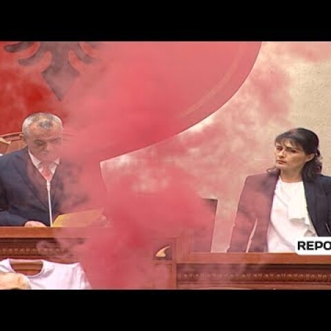 Report TV - Tym e flakadanë, Arta Marku betohet si Kryeprokurore në kushte esktreme