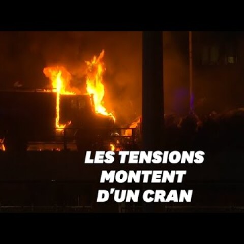 À Hong Kong, la police menace de tirer à balles réelles après un week-end de tensions