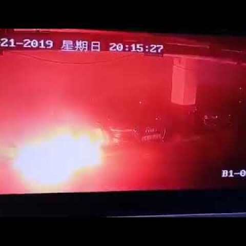 Tesla Model S on fire in Shanghai - 2019