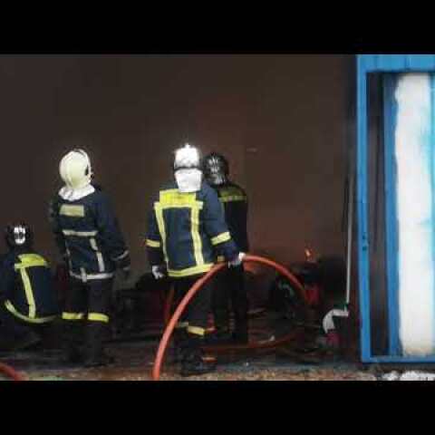 Πυρκαγιά σε αποθήκη στη Σίνδο - GRTimes.gr