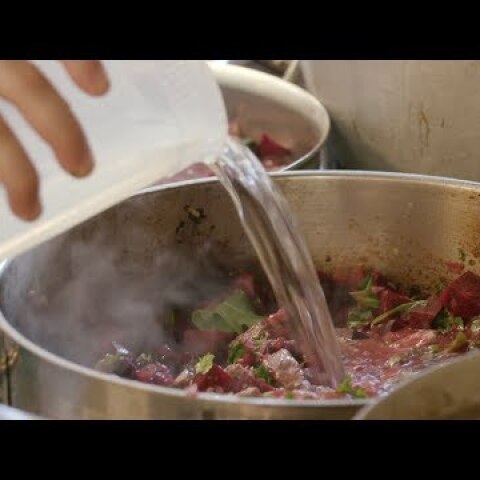 Interdisciplinary team cooks 4000-year old Babylonian stews at NYU event