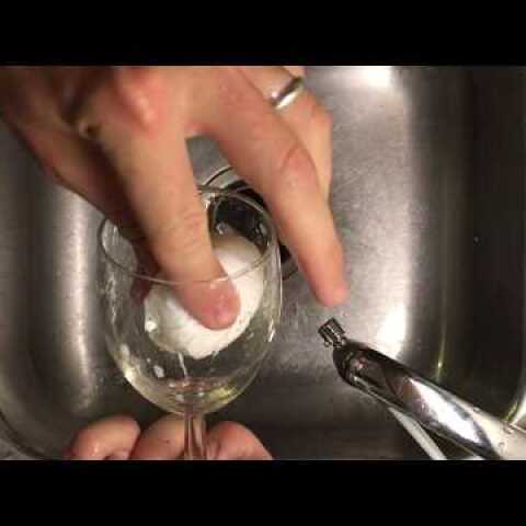 Can you peel a boiled egg in a wine glass?