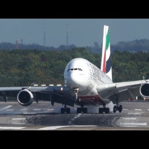 Unbelieveable AIRBUS A380 HARD CROSSWIND LANDING during a STORM at Düsseldorf - 4K