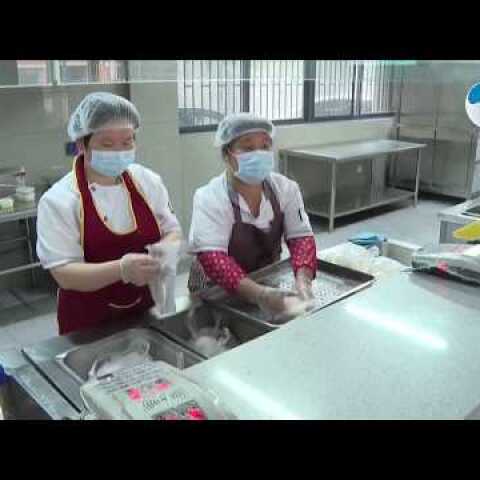 Students in Wuhan  return to school