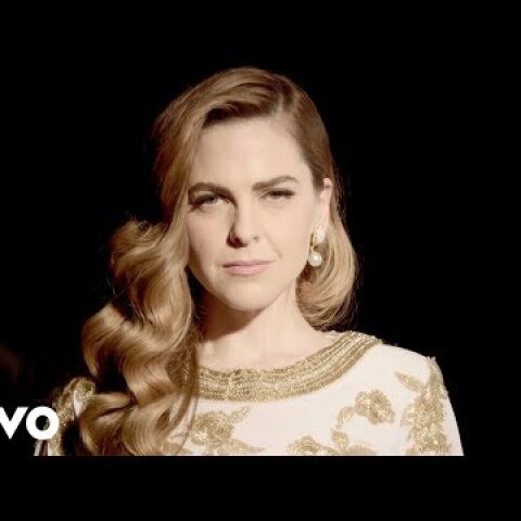 Ρένα Μόρφη a.k.a. Σούλη Ανατολή - Όταν Σου Χορεύω (Official Music Video)