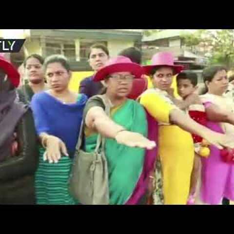 Millions of women make 620-km human chain in India