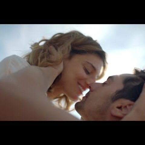 Μη με αφήσεις ποτέ (Don't ever leave me)