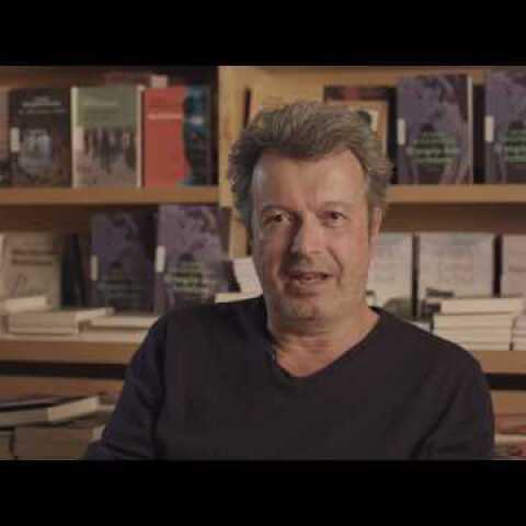 Ο Πέτρος Τατσόπουλος μας συστήνει το νέο του μυθιστόρημα «Η κυρία που λυπάται»