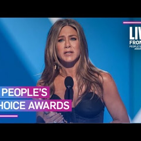 Jennifer Aniston Pays Tribute to "Friends" in Iconic PCAs Speech | E! People’s Choice Awards