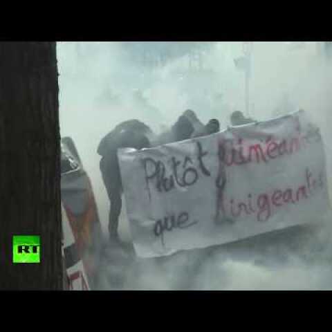 Clashes break out at rally against proposed labor law reform in Paris