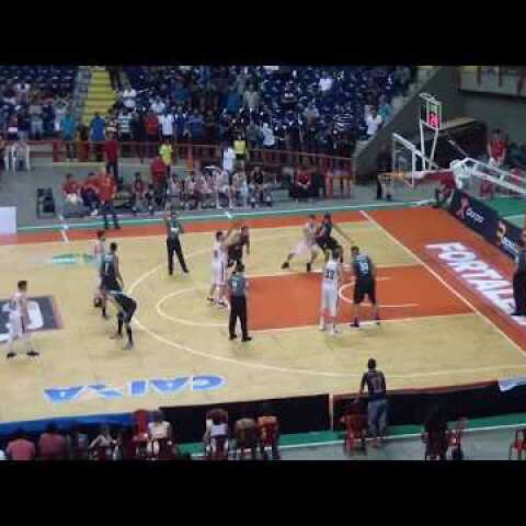 No estouro do Cronometro (Buzzer Beater) Cearense vs Bauru