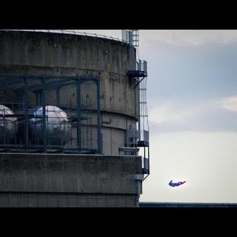 Un drone de Greenpeace s'écrase contre une centrale nucléaire