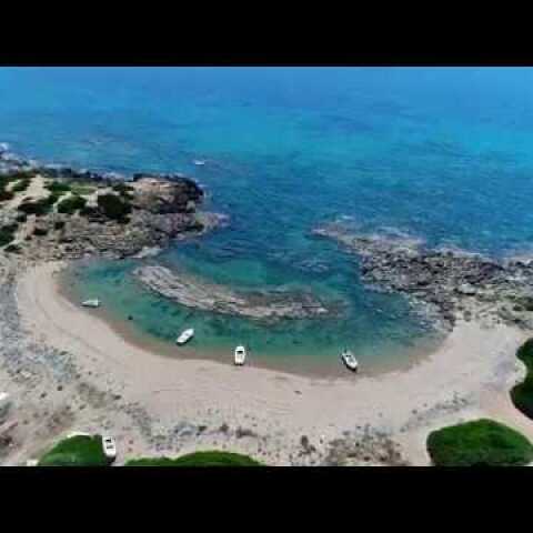 Το "δίδυμο αδερφάκι" της Βοϊδοκοιλιάς. Δεν πιάνει ποτέ κύμα. Μεσσηνία Drone