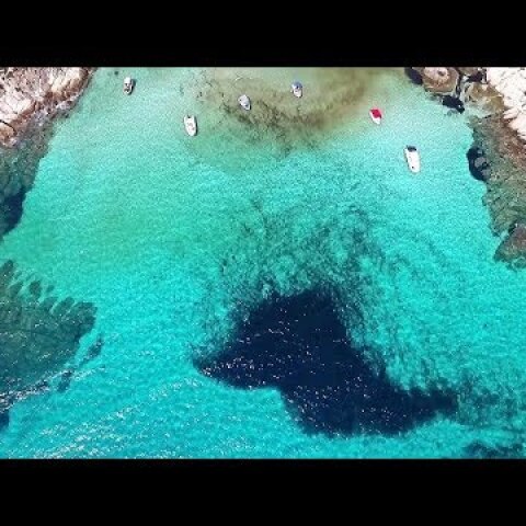 Λευκή ή Χαβάη: Πού βρίσκεται αυτή η εξωπραγματική παραλία;