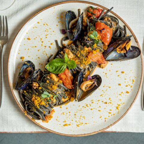 Μαύρα Μακαρόνια στο ARK