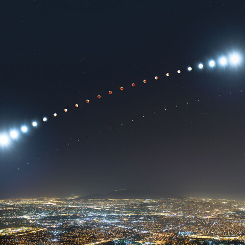alexandros-maragos-total-lunar-eclipse-over-athens-greece-comp.jpg