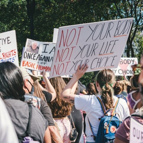 Διαμαρτυρίες για την απαγόρευση του δικαιώματος της άμβλωσης