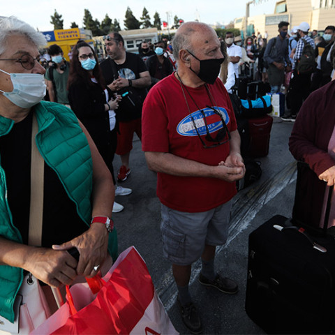 ΑΠΕΡΓΙΑ ΣΤΟ ΛΙΜΑΝΙ ΤΟΥ ΠΕΙΡΑΙΑ 