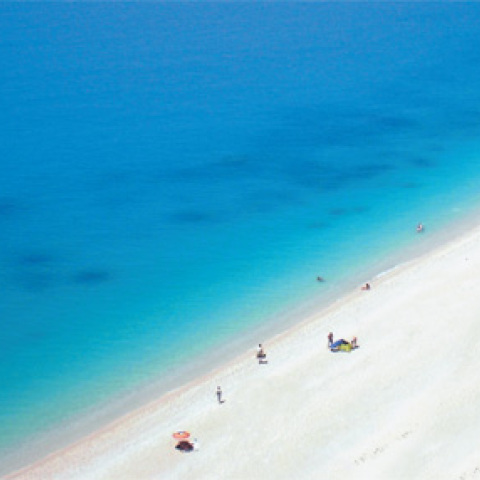 Εγκρεμνοί, στη Λευκάδα