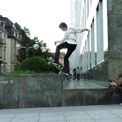 Mike Βασιλάκης σε fs blunt στη Φρανκφούρτη