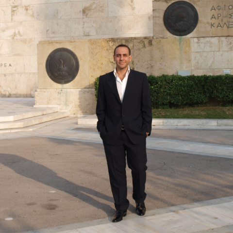 Ερρίκος Ι. Αρώνες, ιδρυτής της Intelligence Squared Greece