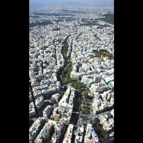 Η οδός Γεωργίου Παπανδρέου: ένα «πράσινο ποτάμι» μέσα στο τσιμέντο