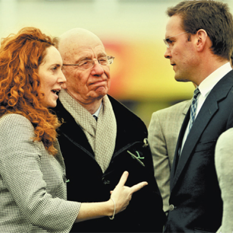 Η Ρεμπέκα Μπρουκς με τους Μέρντοχ