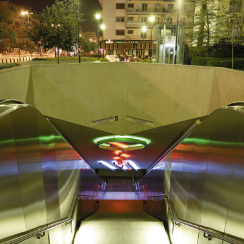 Στίβεν Αντωνάκος - Σταθμός Μετρό Αμπελοκήπων