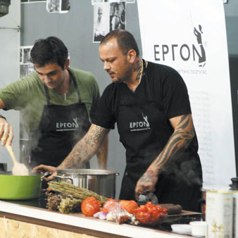 Ο Δ. Σκαρμούτσος δείχνει την τέχνη του στους νέους σεφ