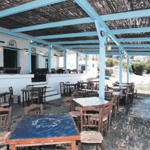 Θαλασσάκι, ταβέρνα με όλες της Τήνου τις νοστιμιές