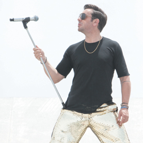 γιώργος μαζωνάκης