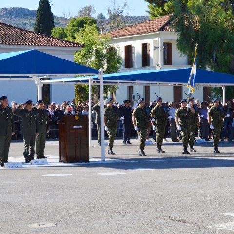 Κι άλλη μείωση αποδοχών για τους ένστολους με το νέο χρόνο