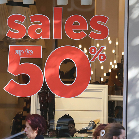 Τελευταία ημέρα εκπτώσεων την Τετάρτη 