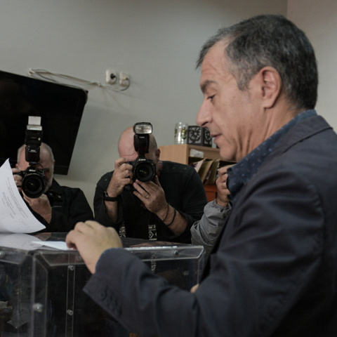 Επιστολή από 59 μέλη του Ποταμιού που ζητούν «συνέδριο τώρα»