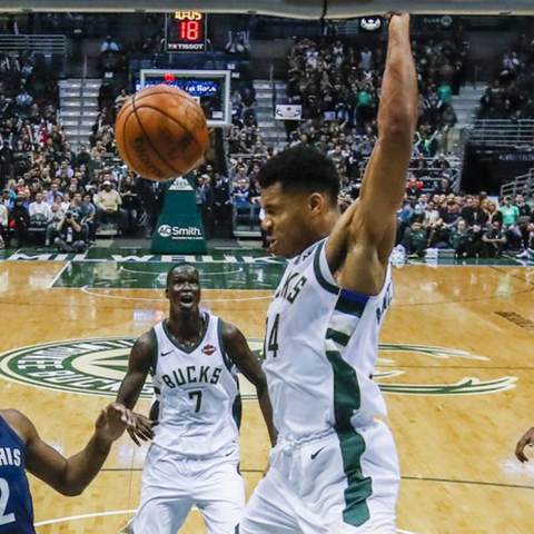 Σταθερός ο Γιάννης Αντετοκούνμπο, ανεβαίνουν οι Μπακς