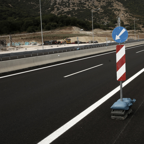 Άνοιξε η νέα εθνική οδός Αθηνών - Κορίνθου