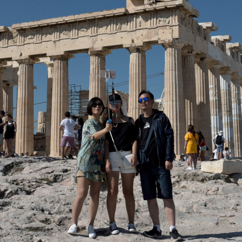 Πόσα δαπάνησε και πόσο έμεινε στην Ελλάδα κατά μέσο όρο ο ξένος επισκέπτης