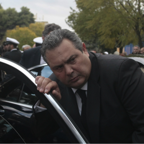 Ο Καμμένος μεταθέτει τους φρουρούς που επέτρεψαν την εισβολή του Ρουβίκωνα στο Πεντάγωνο