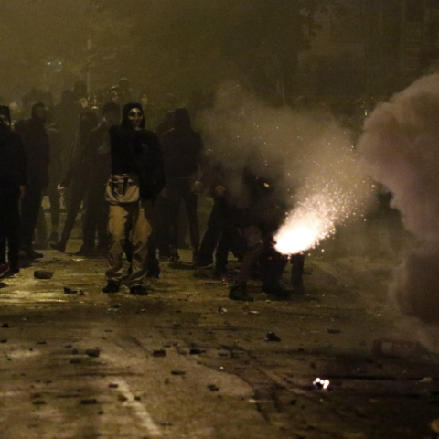 Δεκαέξι συλλήψεις και 23 προσαγωγές στα επεισόδια στα Εξάρχεια