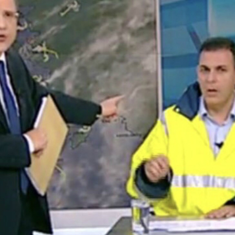 Η νιτσεράδα του Καραμέρου, τα γιλέκα του Άδωνι και η «βροχή» στο Twitter