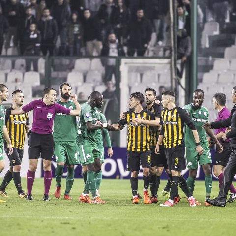 Πρωτοπόρος από... σπόντα η ΑΕΚ