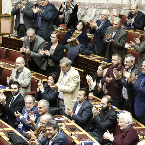 Υπερψηφίστηκε το νομοσχέδιο για το «κοινωνικό μέρισμα» 