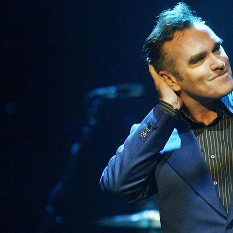 Ο Μόρισεϊ στηρίζει Κέβιν Σπέισι και εξοργίζει 