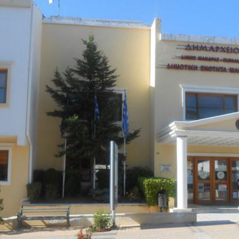 Γροθιές στο δημοτικό συμβούλιο της Μάνδρας 