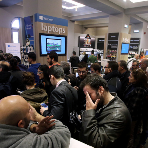 Στα Χανιά δεν θέλουν Black Friday: «Οι πολυεθνικές θέλουν να μας βάλουν στο χέρι»