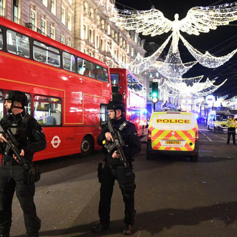 Λήξη συναγερμού στο Λονδίνο: Άνοιξαν ξανά οι σταθμοί μετρό Oxford Circus και Bond Street