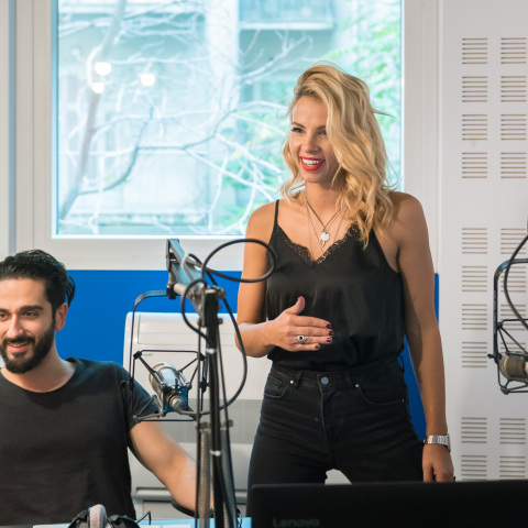 Τζένη Μελιτά- Διονύσης Ατζαράκης: Κάτι τρέχει με αυτούς τους δύο.