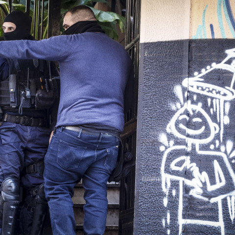 Τέσσερις συλλήψεις στην επιχείρηση εκκένωσης κατάληψης στα Εξάρχεια 