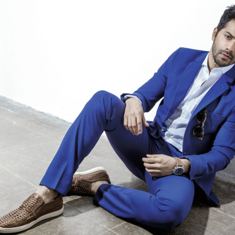 Πρόστιμο για σταρ του Μπόλιγοντ επειδή έβγαζε selfie σε δρόμο με πολλή κίνηση